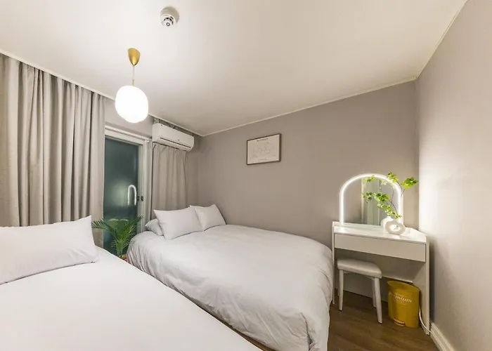 Villa Nook Hongdae 5min From Hongik Univ Stn 2 Queen Beds *